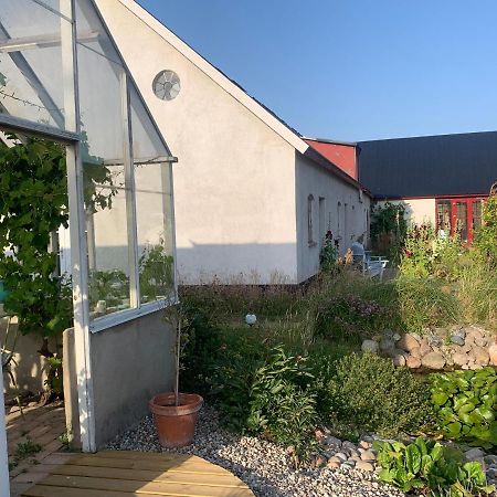 Strandbadsgarden B&B Löderup Exterior foto