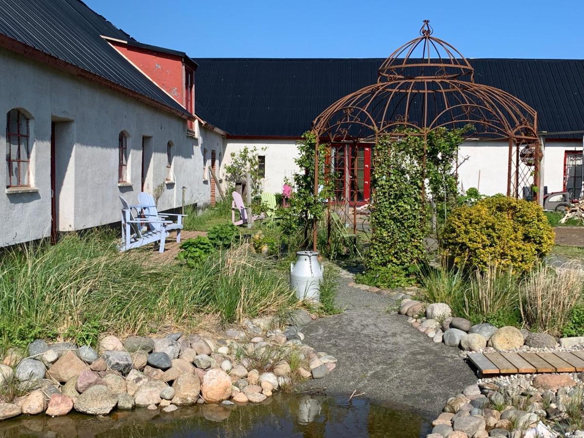 Strandbadsgarden B&B Löderup Exterior foto